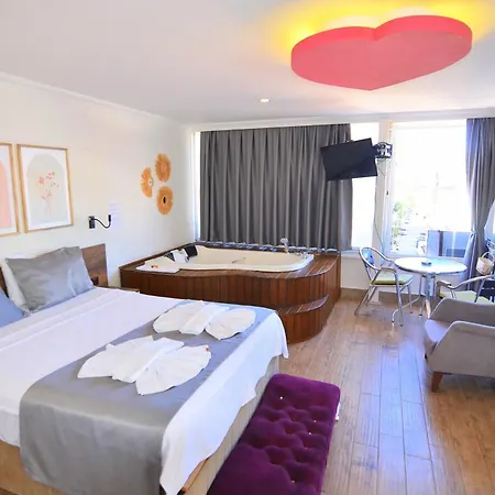 Myykonutt Apart & Suites *